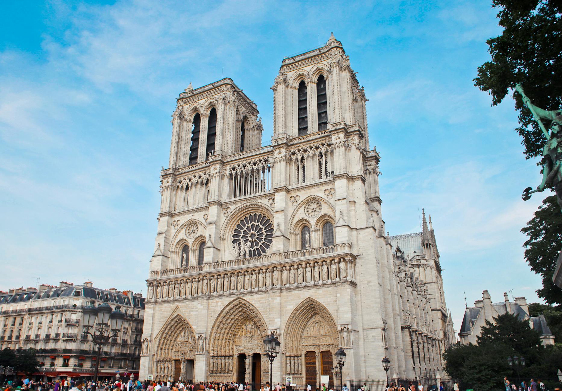 Notre Dame : reconstruction à l’identique, drame architectural 